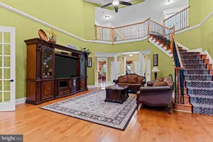 288 Jane Chapman Dr E, Newtown, PA 18940 - Photo 17