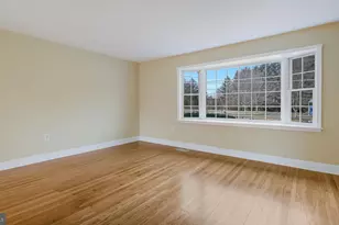 1067 Log College Dr, Warminster, PA 18974 - Photo 9