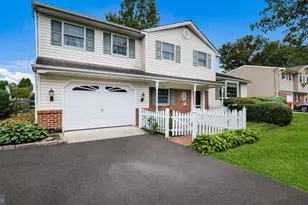 1067 Log College Dr, Warminster, PA 18974 - Photo 3