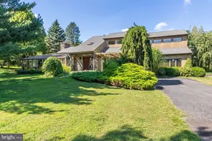 2511 Hickory Ln, Coopersburg, PA 18036 - Photo 3