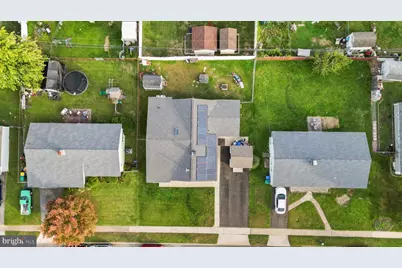 24 Chestnut Lane, Levittown, PA 19055 - Photo 3