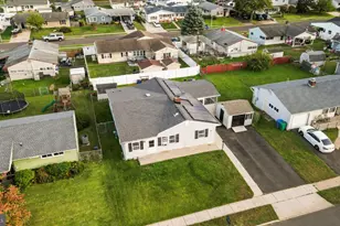 24 Chestnut Ln, Levittown, PA 19055 - Photo 1