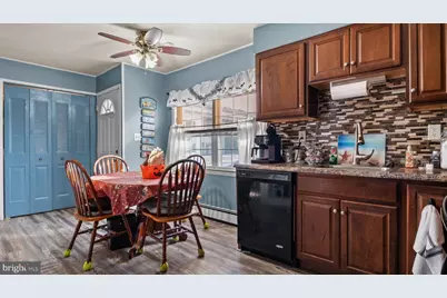 24 Chestnut Lane, Levittown, PA 19055 - Photo 11