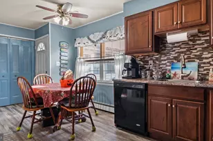 24 Chestnut Ln, Levittown, PA 19055 - Photo 11