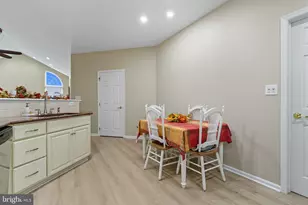 2285 Seabird Dr, Bristol, PA 19007 - Photo 15