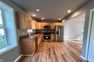 5517 Schumacher Dr, Bristol, PA 19007 - Photo 9