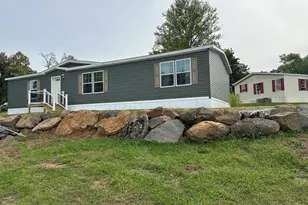 21 Golfview Dr, Quakertown, PA 18951 - Photo 1