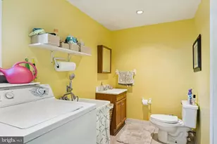 11 Stream Ln, Levittown, PA 19055 - Photo 15