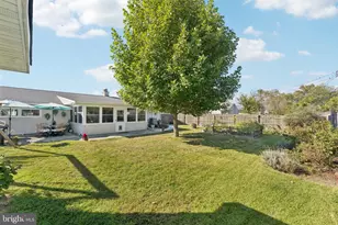 11 Stream Ln, Levittown, PA 19055 - Photo 27