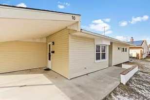 10 Blue Ridge Dr, Levittown, PA 19057 - Photo 9