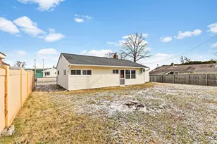 10 Blue Ridge Dr, Levittown, PA 19057 - Photo 13