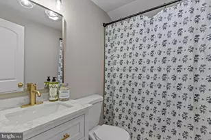 14 Iris Rd, Levittown, PA 19057 - Photo 21