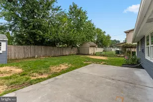 14 Iris Rd, Levittown, PA 19057 - Photo 23
