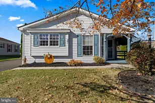 561 Spring Meadow Cir, New Hope, PA 18938 - Photo 1