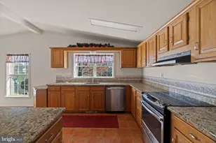 561 Spring Meadow Cir, New Hope, PA 18938 - Photo 9