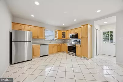 271 Monroe Street, Bristol, PA 19007 - Photo 5