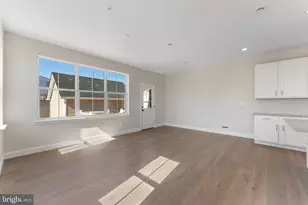 52 N 8th St, Perkasie, PA 18944 - Photo 7