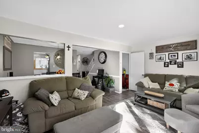 423 N Mount Vernon Circle, Bensalem, PA 19020 - Photo 3