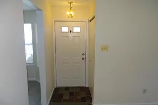 109 Hopkins Ct, Holland, PA 18966 - Photo 3