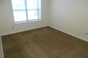 109 Hopkins Ct, Holland, PA 18966 - Photo 11