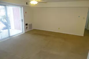 109 Hopkins Ct, Holland, PA 18966 - Photo 5