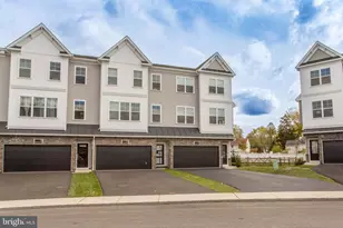 12 Warren Dr, Chalfont, PA 18914 - Photo 3