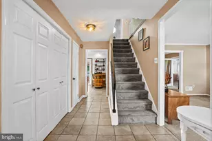 18 Essex Ln, Langhorne, PA 19047 - Photo 9