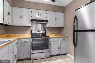 435 N Mt Vernon Cir, Bensalem, PA 19020 - Photo 7