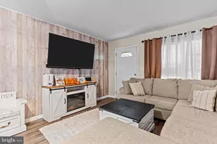 14 Dewberry Ln, Levittown, PA 19055 - Photo 21