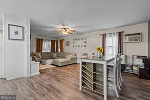 14 Dewberry Ln, Levittown, PA 19055 - Photo 17