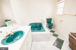 24 Rose Apple Rd, Levittown, PA 19056 - Photo 11