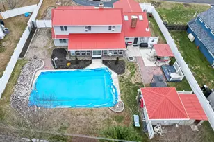 24 Rose Apple Rd, Levittown, PA 19056 - Photo 25