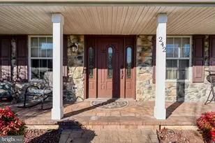 242 Snapdragon St, Warrington, PA 18976 - Photo 3