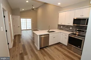 301 Edgeboro Dr, Newtown, PA 18940 - Photo 3