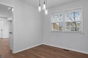 5625 Cricket Ln, Bensalem, PA 19020 - Photo 9