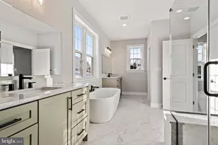 4246 Kleinot Dr, Doylestown, PA 18902 - Photo 5