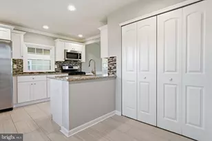 208 Trenton Rd, Fairless Hills, PA 19030 - Photo 17