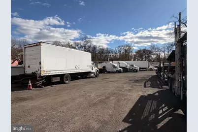 1606 Manning Boulevard, Levittown, PA 19057 - Photo 11