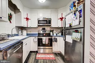 83 Indigo Rd, Levittown, PA 19057 - Photo 17