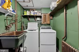 111 Border Rock Rd, Levittown, PA 19057 - Photo 39