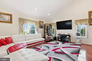 941 Meadow Glen Rd, Warminster, PA 18974 - Photo 9