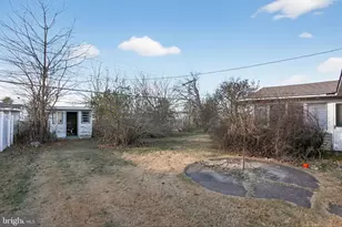 6 Field Ln, Levittown, PA 19055 - Photo 3