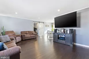 44 Cactus Rd, Levittown, PA 19057 - Photo 3