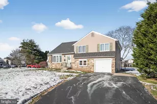 236 Hickory Rd, Warminster, PA 18974 - Photo 3