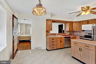 1369 School Ln, Bensalem, PA 19020 - Photo 5