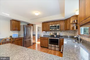 244 Holly Dr, Chalfont, PA 18914 - Photo 9