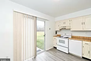 592 Wrensong Rd, Yardley, PA 19067 - Photo 5