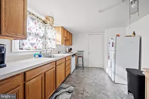 1642 Bristol Pike, Morrisville, PA 19067 - Photo 19