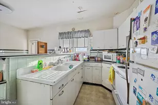 104 Monroe St, Bristol, PA 19007 - Photo 5