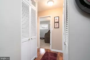 38 Vicar Ln, Levittown, PA 19054 - Photo 9
